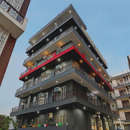 Super Townhouse Cloud Bay, Near Genpact, Sector-69, Gurgaon Hotel Exterior photo