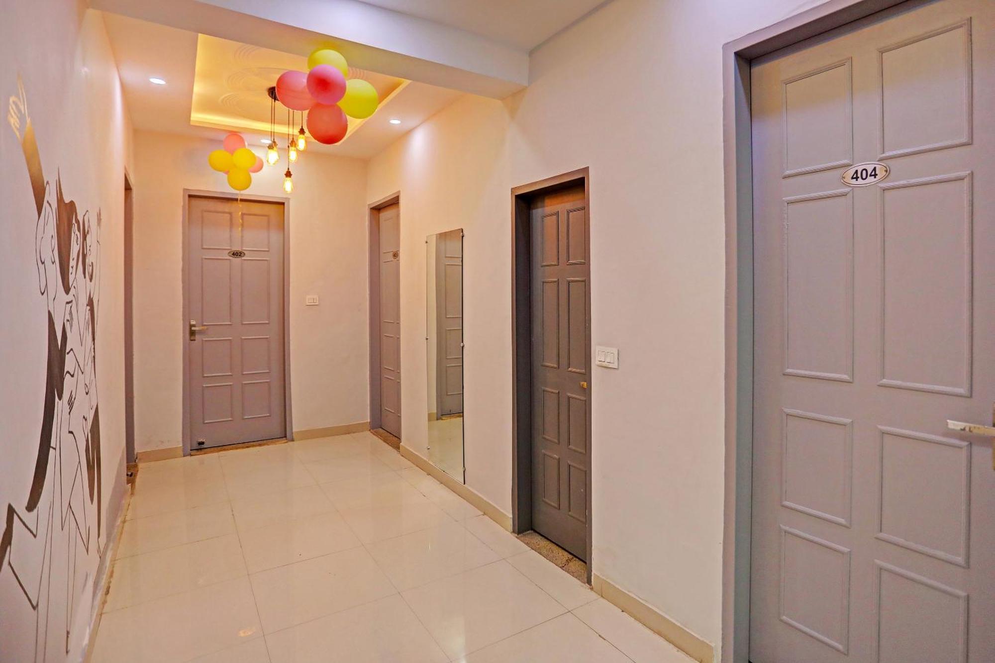 Super Townhouse Cloud Bay, Near Genpact, Sector-69, Gurgaon Hotel Exterior photo