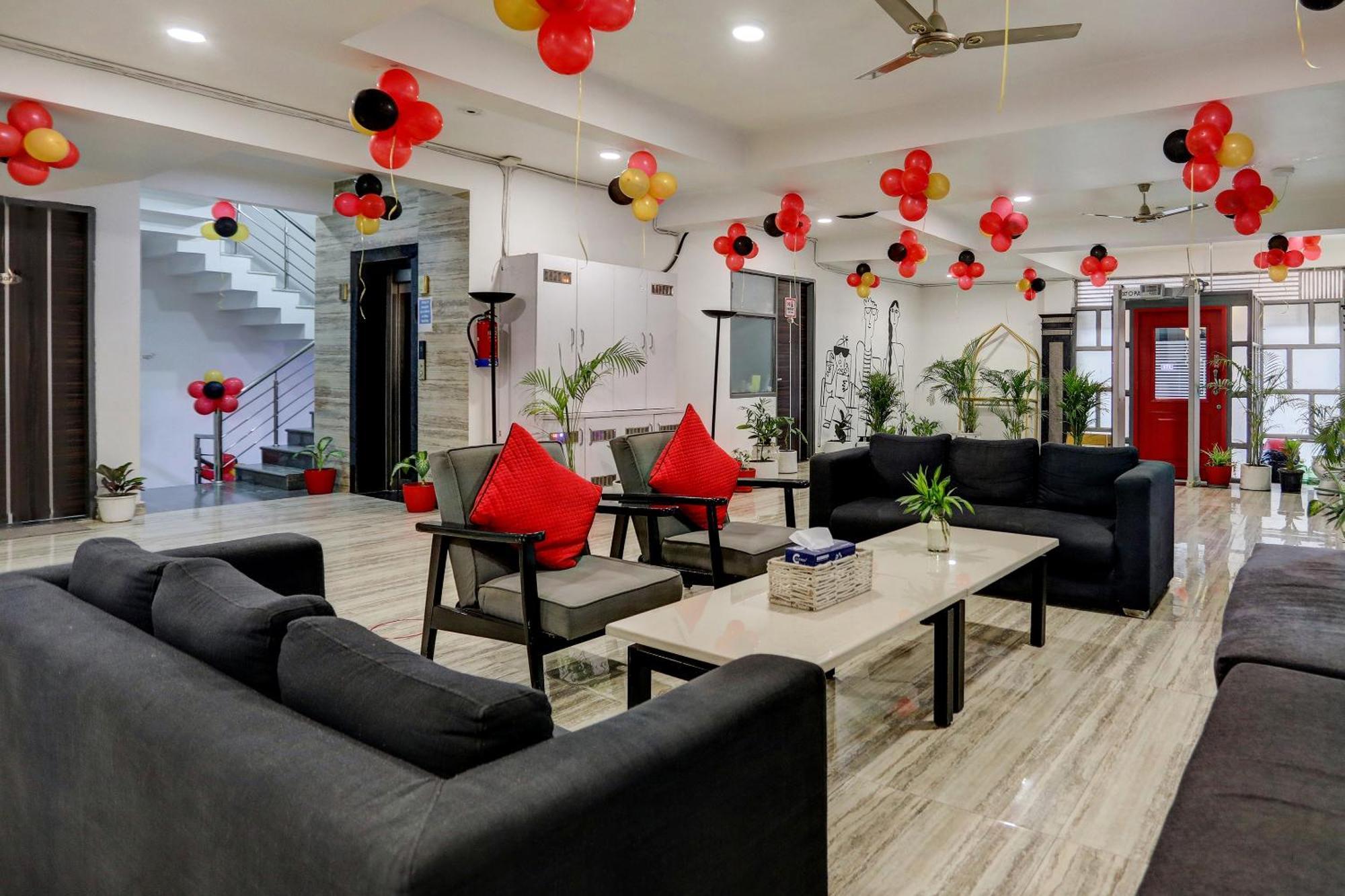 Super Townhouse Cloud Bay, Near Genpact, Sector-69, Gurgaon Hotel Exterior photo